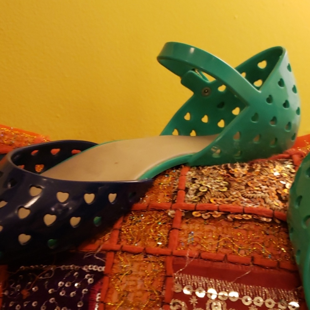 Shoes - Picture 2 of 4